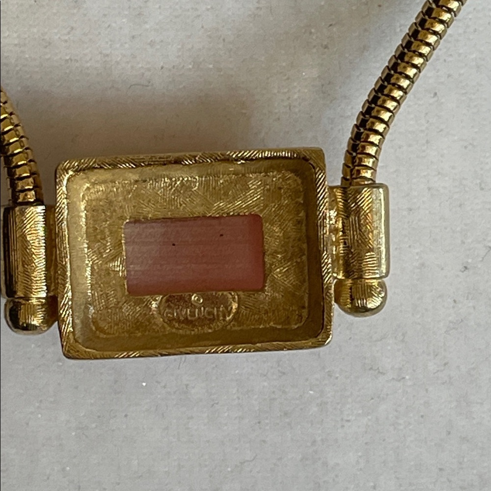 GIVENCHY Gold Serpentine Chain Rectangle Pink Cabochon Stone Necklace Vintage - Picture 14 of 17